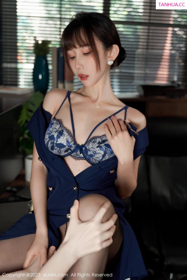 波巧酱  [XiuRen]高清写真图 2023.05.15 No.6737 波巧酱 黑丝美腿第43张图片